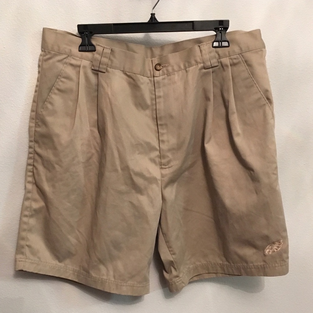 men's khaki shorts Eagles size 38 NWOT